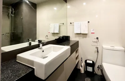 Comfy Condo in Surin Seaview Rooftop Pool & Gym – Photos 3